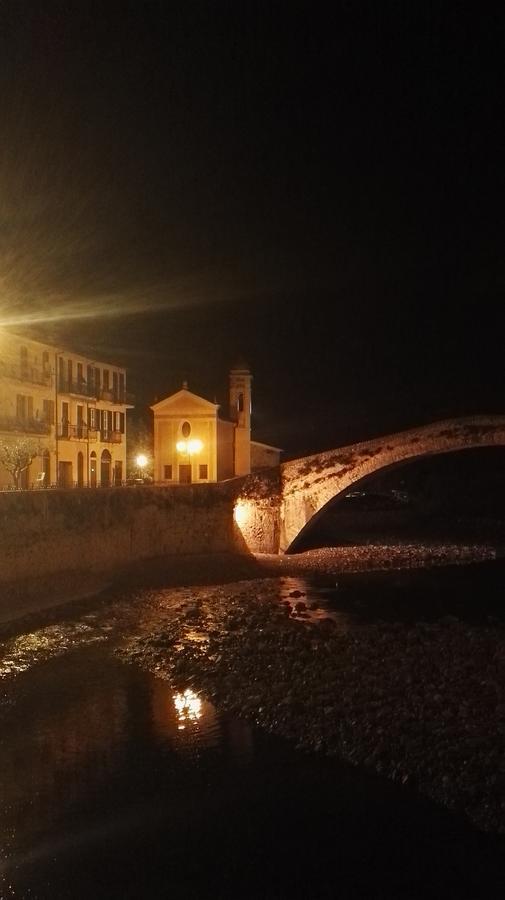 La Torre Acomodação com café da manhã Dolceacqua Exterior foto
